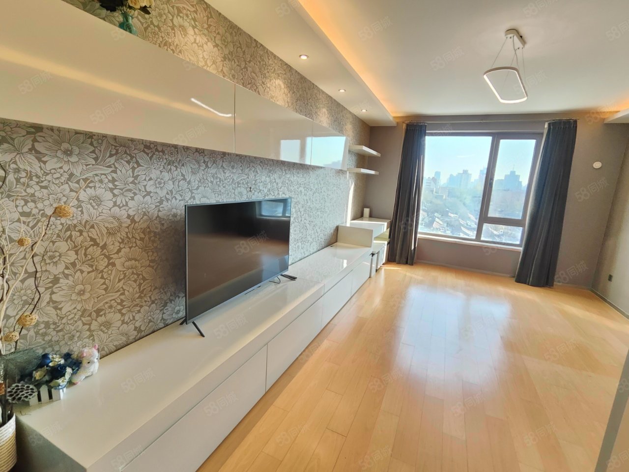 萬科公園五號1室0廳1衛(wèi)58.51㎡東310萬