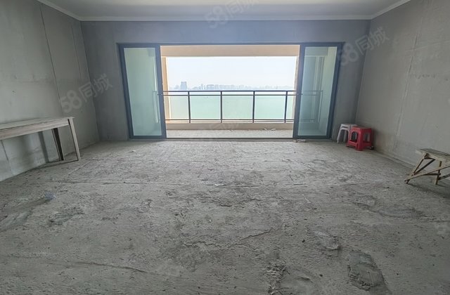 中海寰宇天下(四区)4室2厅191㎡219万二手房图片