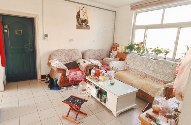 文轩本部，实验二，外国语，区委家属院，龙山南区。停车方便