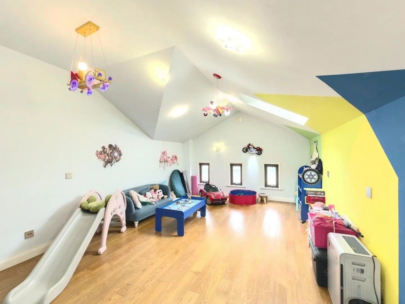 中建紅杉溪谷(東區(qū))6室2廳4衛(wèi)210.55㎡南北1888萬