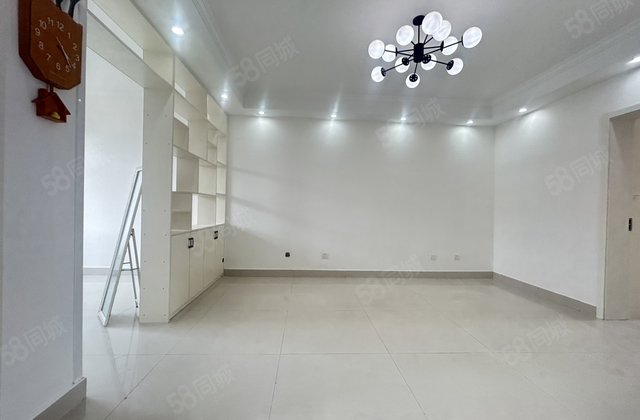 房 业主急售 水岸新城 三室36.8万