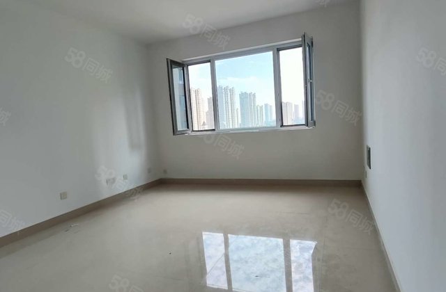 小高层东边户，中间楼层，带车位储藏室，117平80万