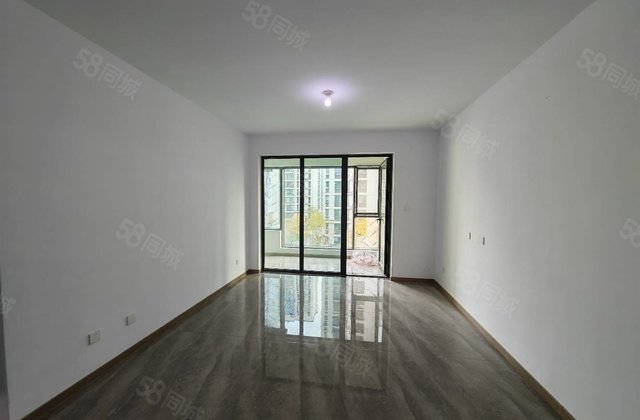 新房未住 免大税东边户 城市芳华三室双卫 带车位