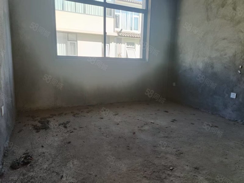 瑞景苑7室2厅4卫288㎡南北278万