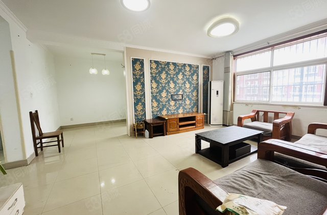 新出 真实在售  步梯中层 地暖大三室  花园路   万达