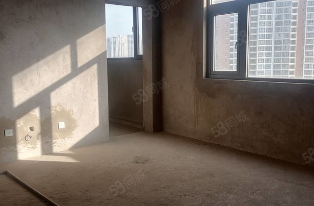 龙源花园4室2厅178㎡82万二手房图片