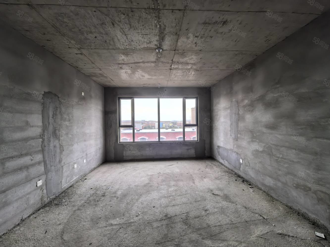 东方新天地3室2厅2卫144㎡南北56.8万