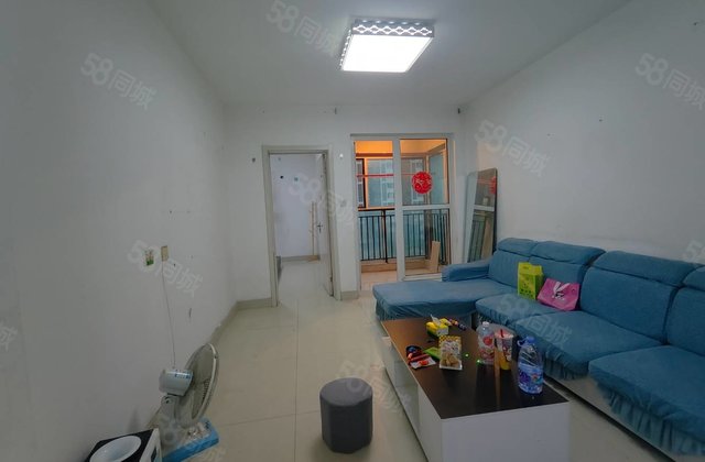 阿卡五期五楼 刚需过渡两居室 单价五千多点带储