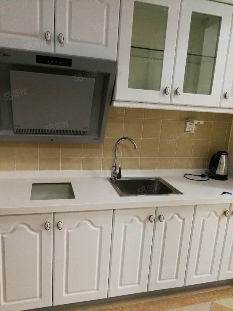 臨海聽濤1室1廳1衛(wèi)54㎡南26萬