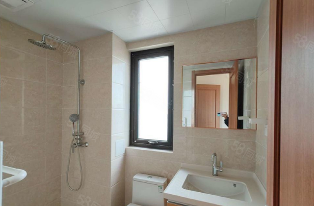 东昌天悦 全明户型边户 带装修 送车位地下室 新房未住