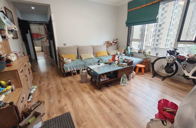 商品房 电梯7楼 好楼层 边户三室 带车储 可按揭