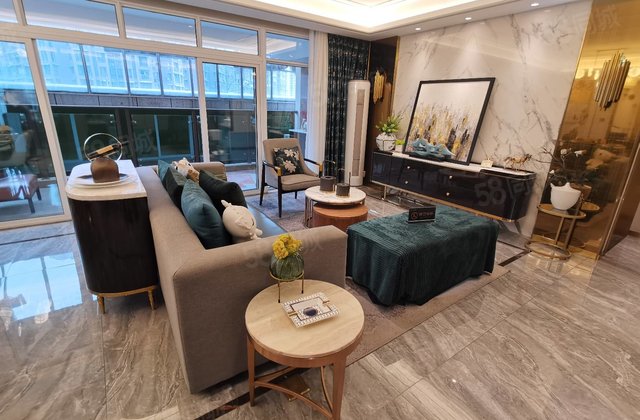 圣名公馆b区3室2厅2卫103.0平米