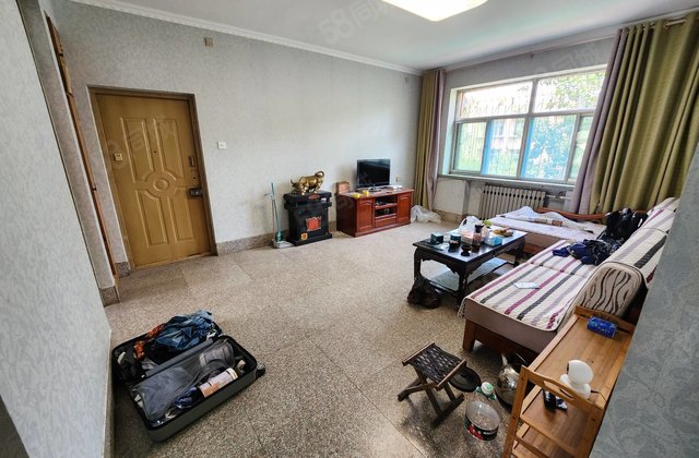 建校家属院~三室朝阳~无公摊双阳台~中间楼层~满五喂一