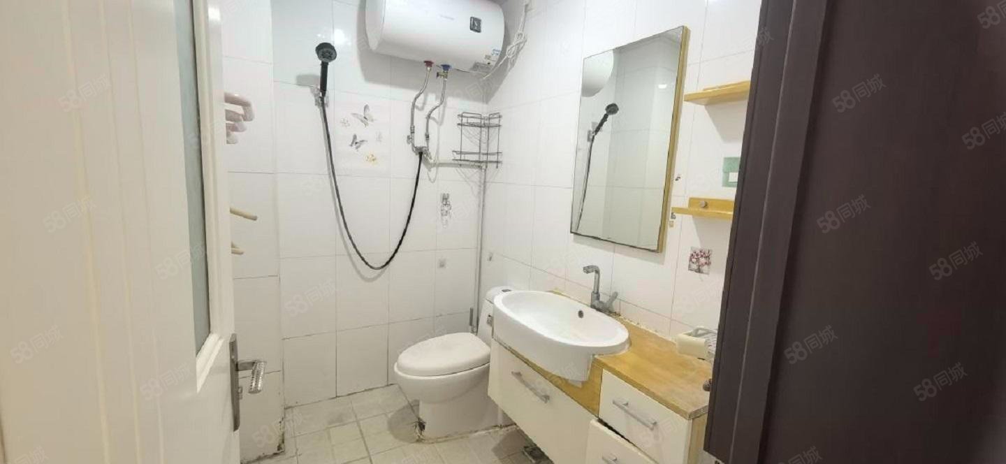 裕龍花園六區(qū)2室1廳1衛(wèi)70.4㎡南北155萬(wàn)