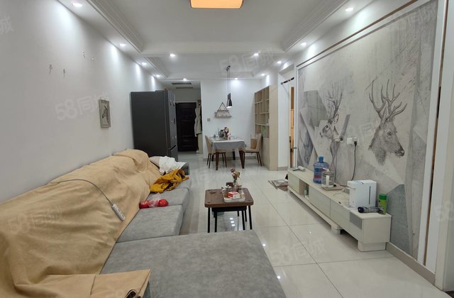 华建一街区！精装修三室，中间好楼层，有储藏室免大税，随时看房