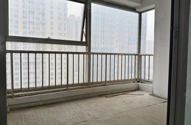 停车不用买车位！民水民电！上下130平！出行方便！价格不高！