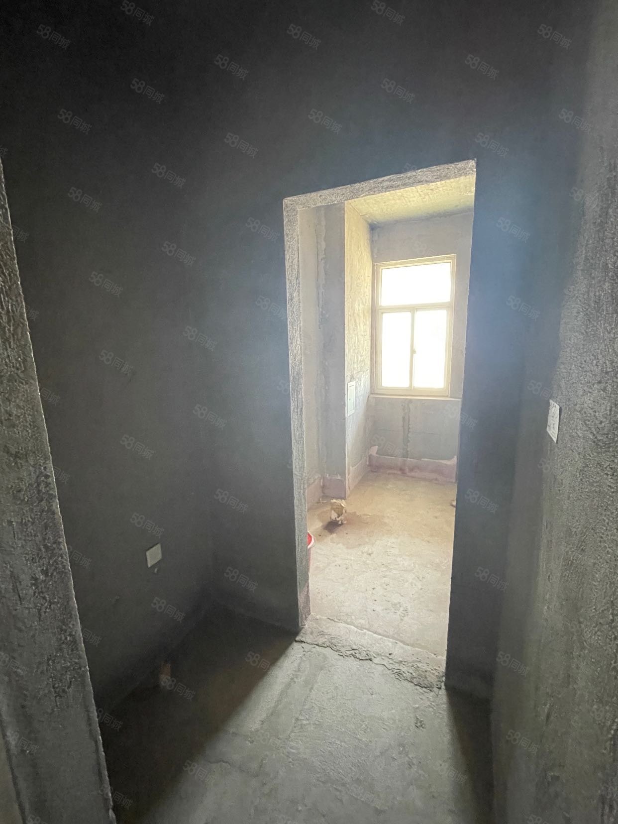 凯泽翡翠城(A区)3室2厅2卫145㎡南71万