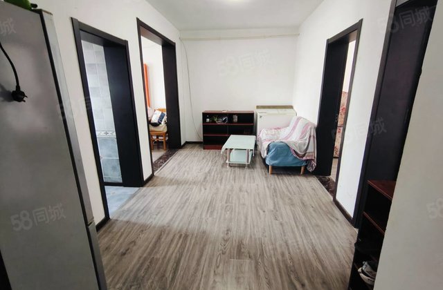 万达附近 三中北校旁 多层二楼 没有公摊 南北通透财校家属院