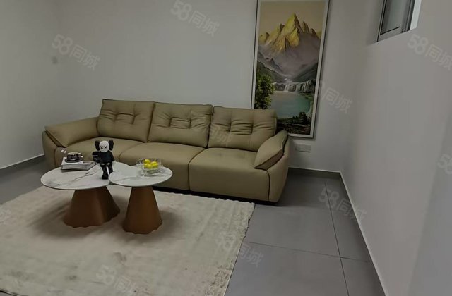 区医院家属院 小三房 医疗配套成熟 出行方便 商业配套齐全