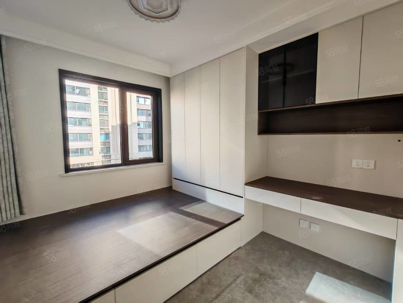 绿地斐勒公馆2室2厅2卫120㎡南北79万