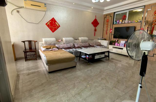 伟业中华御苑 3室2厅 115平 简单装修 房东急置换 诚意