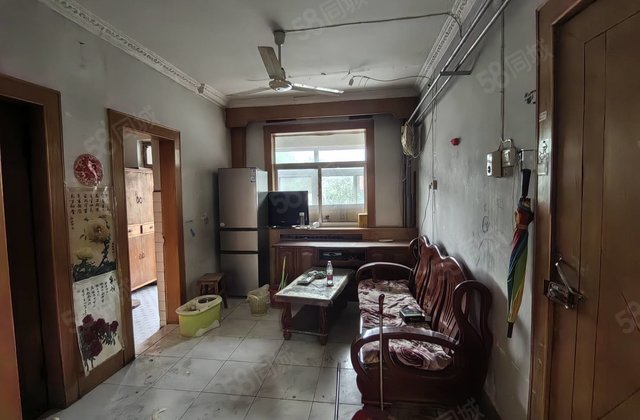 八中对面，单位家属院，二楼，免大税，南北通透