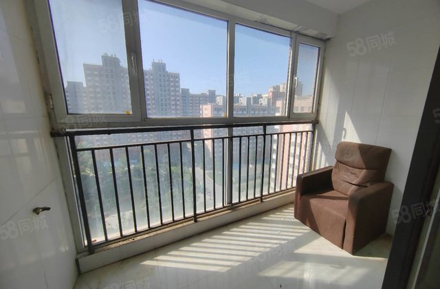 开发区振华北！东昌实验！小高层电梯房三室！双卫！ 价急售！