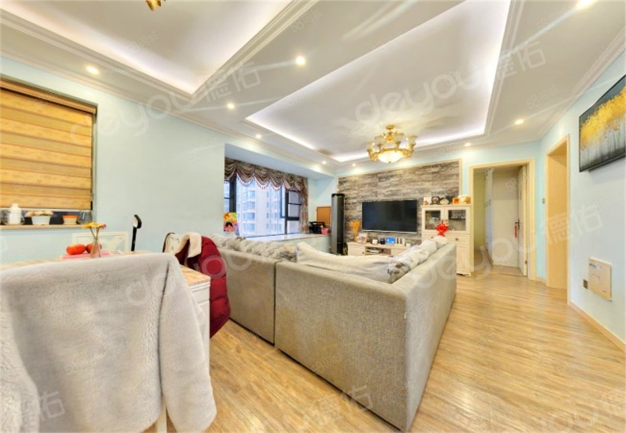 大成郡3室2厅1卫96.22㎡东西130万