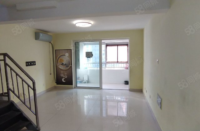 上下120平，当代国际复式楼，停车方便，不用买车位，出行方便