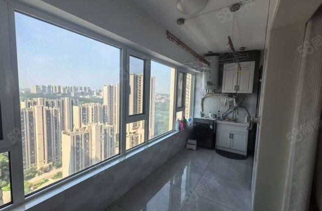 二中文苑南盛锦绣学府带车位免大税电梯房 房东急置换 诚意买房