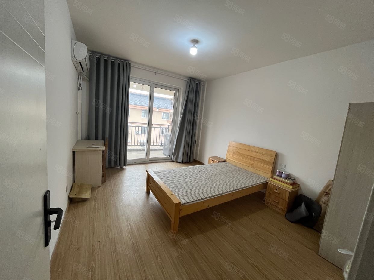 江畔人家3室1厅1卫98㎡南北50万