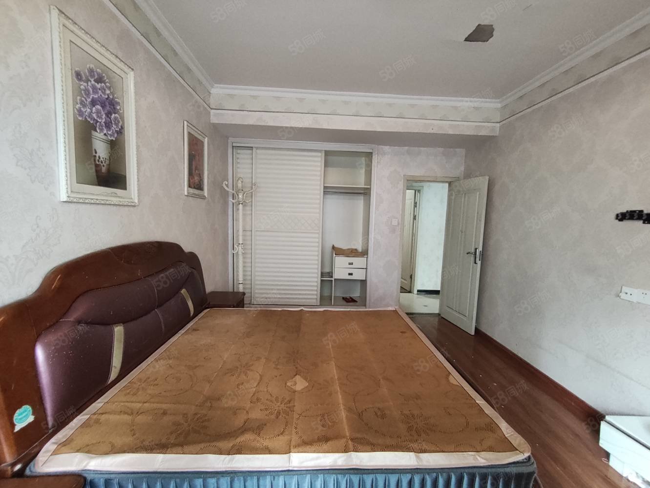 奥林清华3室2厅1卫124㎡南北60万