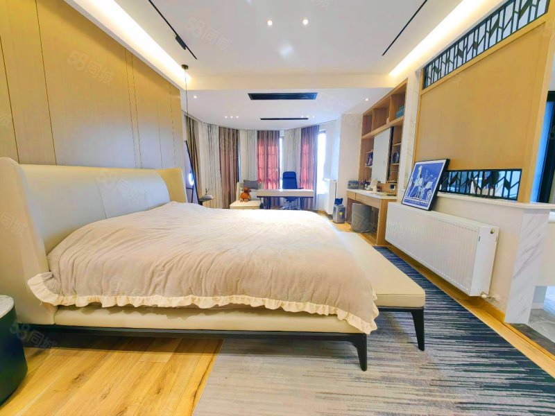 楚天逸品装修天花板湘江畔地铁口难得一出