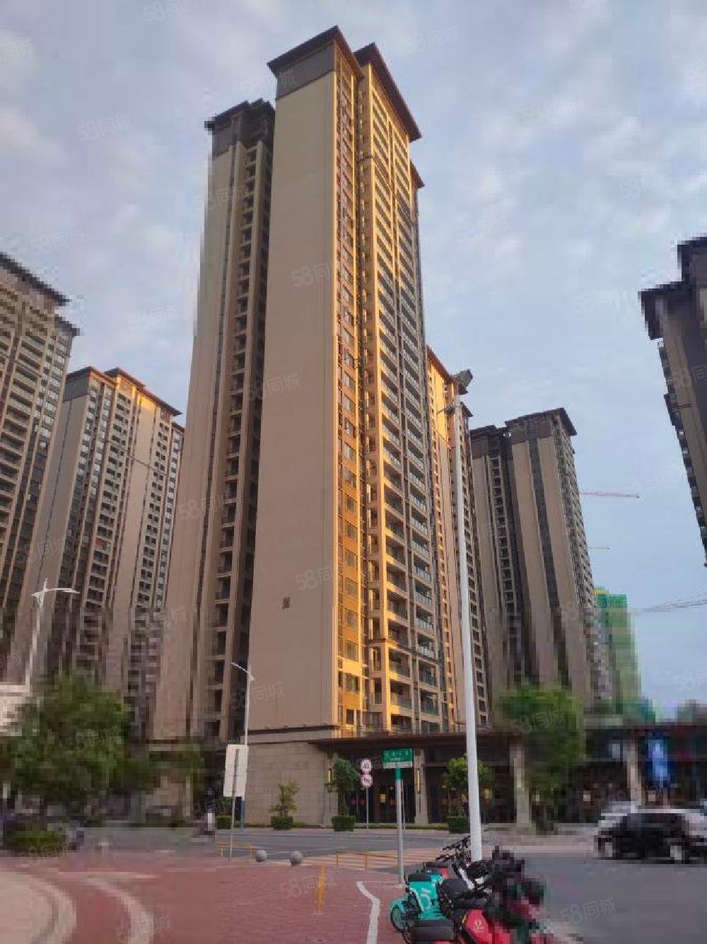 御海天韵雅园!时尚精致装修!4房2厅!关系直接!