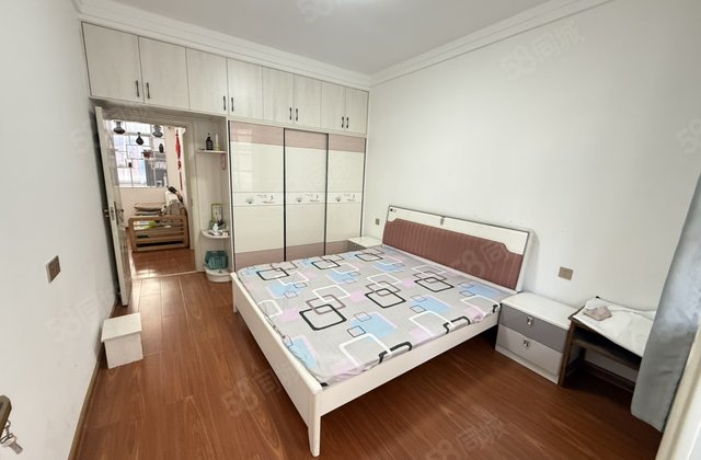 自来水公司家属院(东方红大道)3室1厅70㎡36万二手房图片