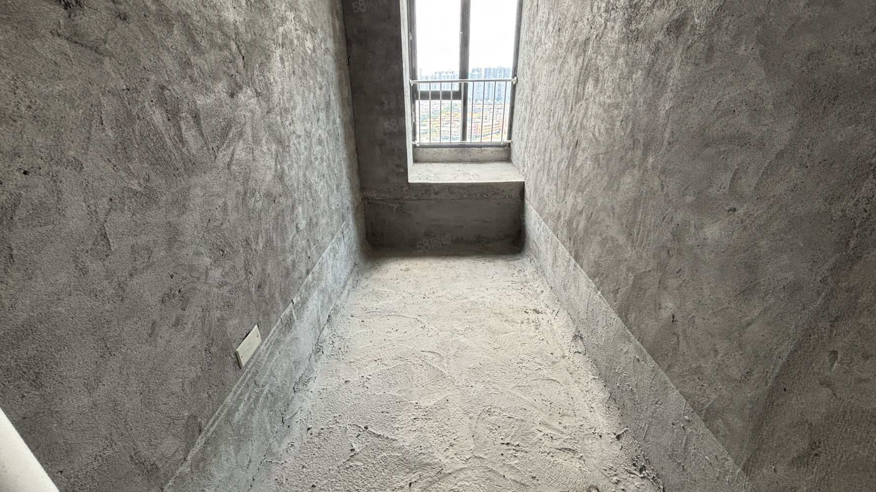 天秀湾5室2厅4卫254㎡南北268万