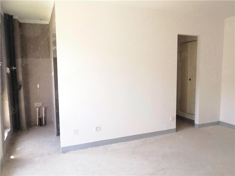 領(lǐng)秀翡翠山(別墅)5室2廳4衛(wèi)279.46㎡南北1050萬