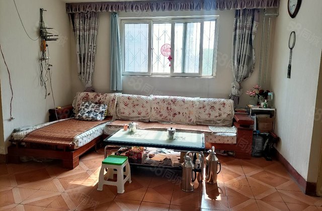 汽车总站东临，边户三室两厅，水晶城附近