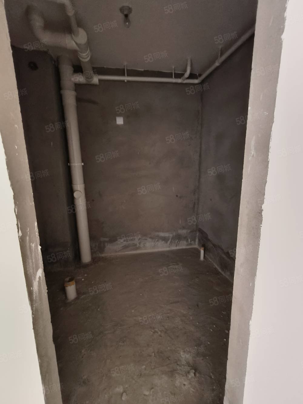 锦江丽都4室2厅1卫168㎡南北126万