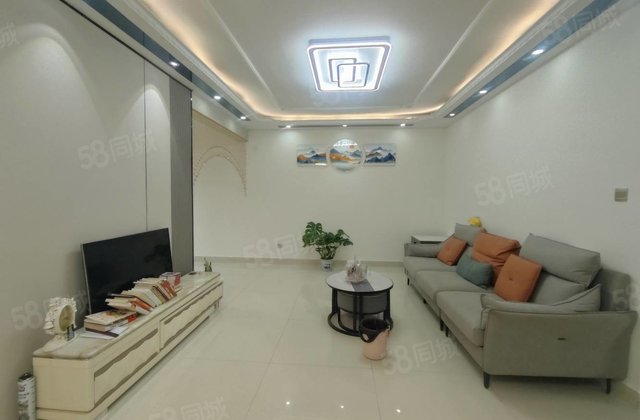 金柱康城 楼龄新 南北通透 装修好 交通便利 中间楼层采光好