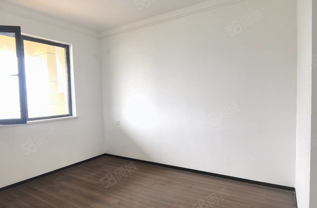 保利和府(二期)4室2厅136㎡106万二手房图片