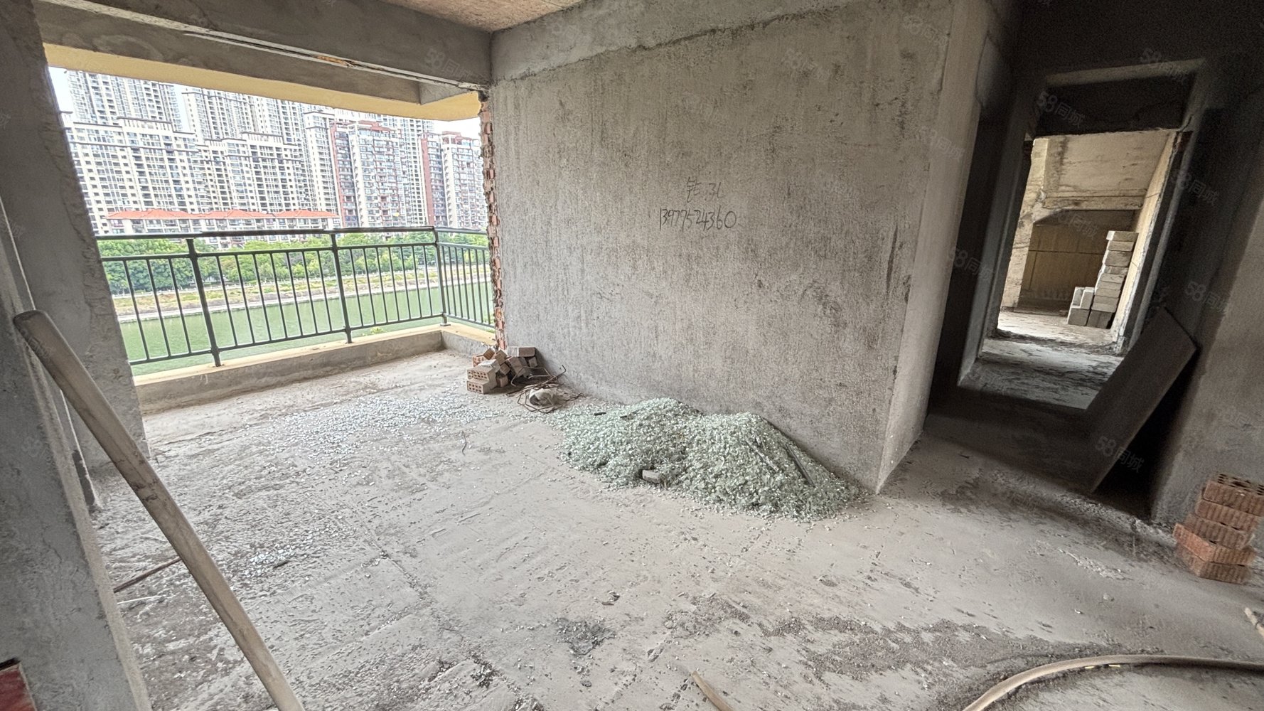 秀江印象7室2厅2卫270㎡南北150万