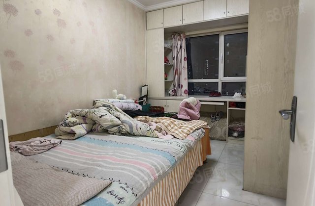 水岸花语两室两厅一卫精装好房价格可谈钥匙在手