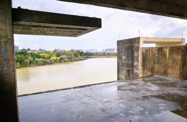 金碧御水山庄(别墅)5室3厅289㎡380万二手房图片