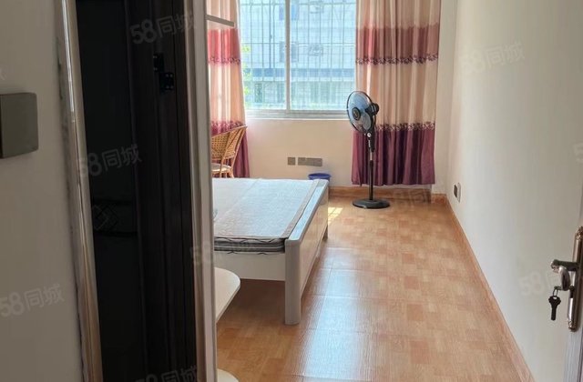 中南莲东花园3室2厅112.1㎡70万二手房图片