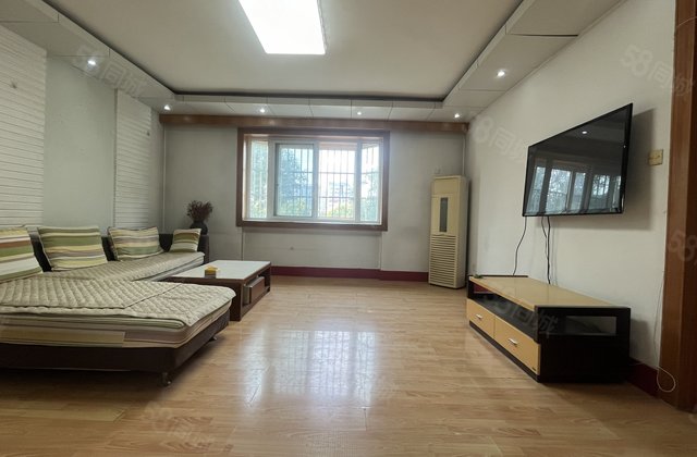 文轩！凤凰新城！2卫！车位随便停！房东急售！