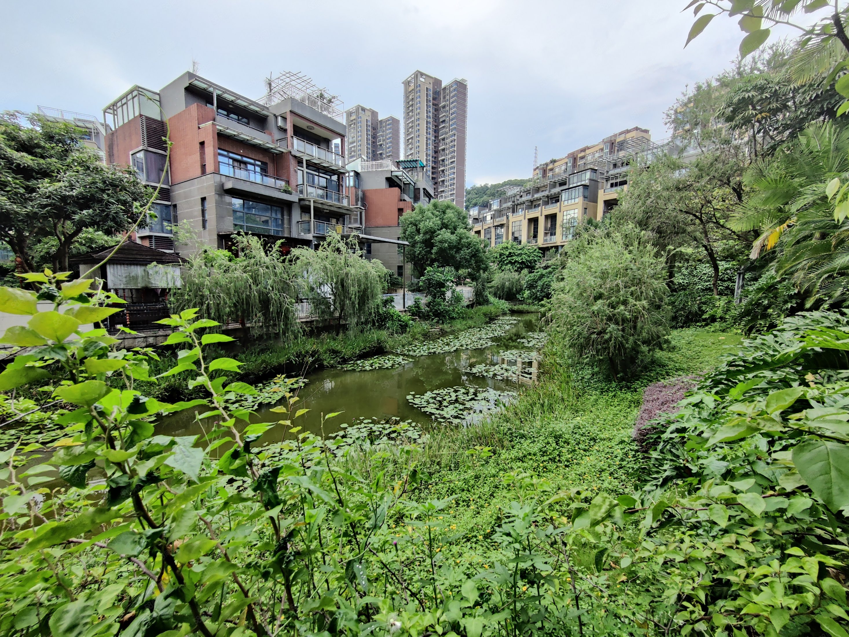 威凤山庄2室2厅1卫88.74㎡东南0万