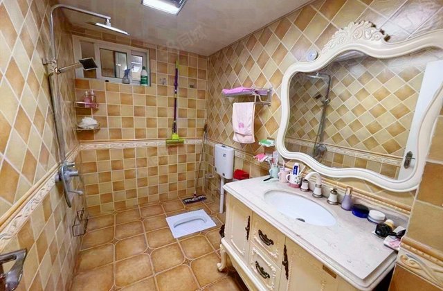 春天国际3室2厅106.67㎡55.8万二手房图片