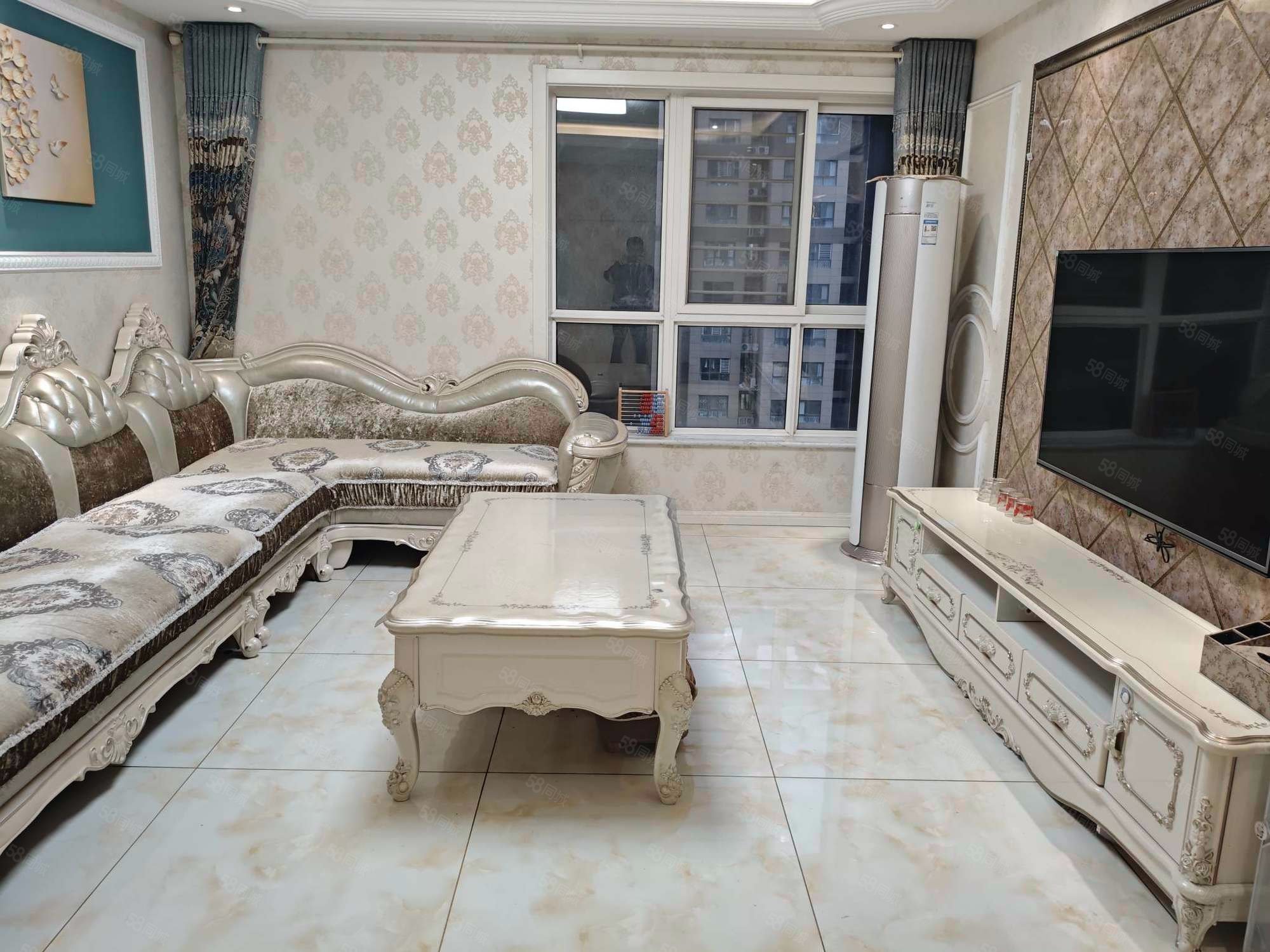 国宾中央区(一期)3室2厅2卫124.49㎡南北215万