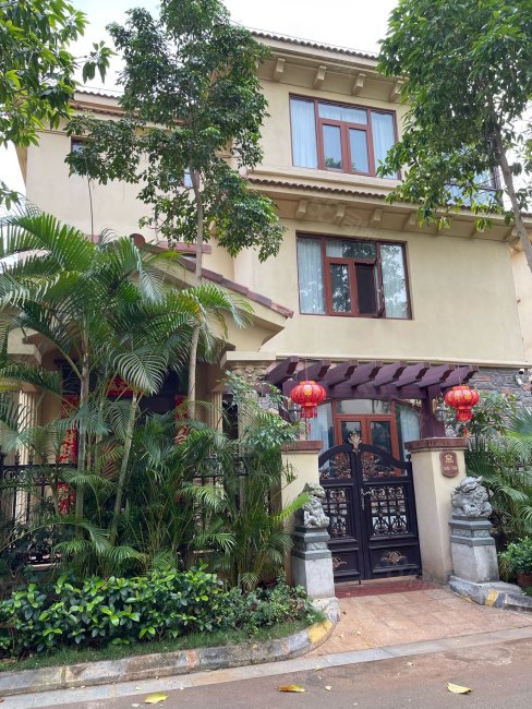 皇玛花园6室3厅7卫500㎡南1300万